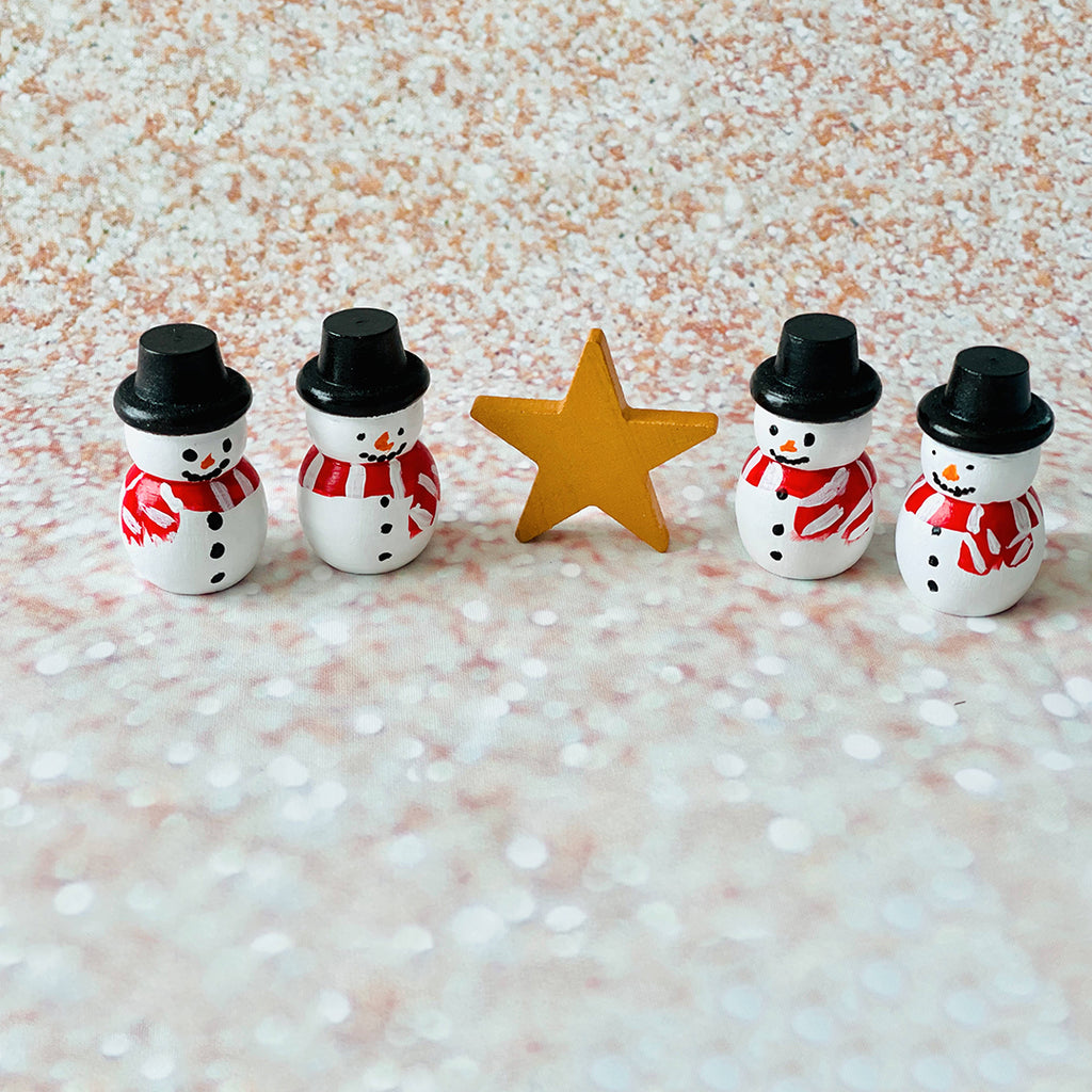 wooden painted peg dolls snow people with gold star